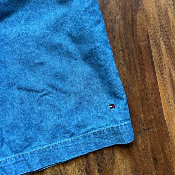 Tommy Hilfiger Classic Women’s Size Medium Denim Dress With Logo - Picture 2 of 7